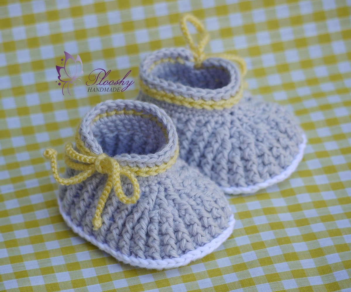 Popsyka's tweet image. Perfect little #booties 😍 I absolutely adore this combination of colours! @woolwarehouse #firstshoes #pramshoes #Babyshoes #handmade #ootd