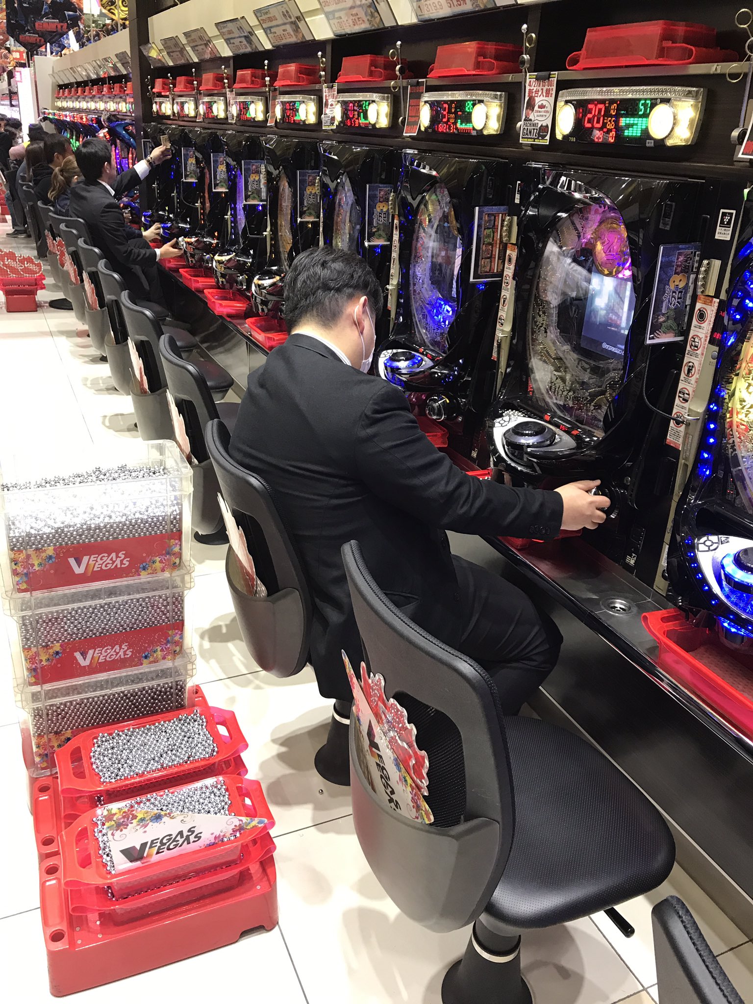 被害者 V Twitter どんな激アツを引いても何しても使ったぶんの出玉以上増えない設定にされ 700ハマって捨てた台が こうなってた 近くのスタッフとは何度も目があい 何やら見張られてる感じもすっごい嫌でした ベガスベガス仙台 被害者 V Twitter どんな激アツを引いても何しても使ったぶんの出玉以上増えない設定にされ 700ハマって捨てた台が こうなってた 近くのスタッフとは何度も目があい 何やら見張られてる感じもすっごい嫌でした ベガスベガス仙台