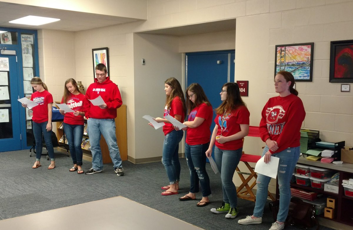 CHS Teaching as a Career class introducing <a href="/KsCommissioner/">Randy Watson</a> bright and early this morning! <a href="/CheneyCCR/">Jodi Grover</a> #CTE #KansansCAN #ksedchat