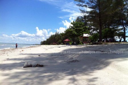 BabelPos's tweet photo. Pantai Gusung, Syurga Tersembunyi Diujung Tenggara Pulau Bangka https://t.co/mZ6KcKebpP https://t.co/6Ss340ZESC