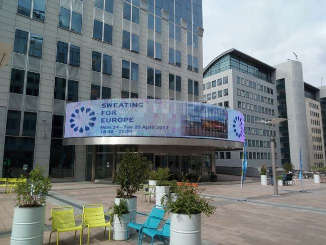 #Sweating4Europe - heated talks with MEPs in a calm environment at Parlamentarium. Doors open at 18h30. Curious? #paneldiscussion #sauna