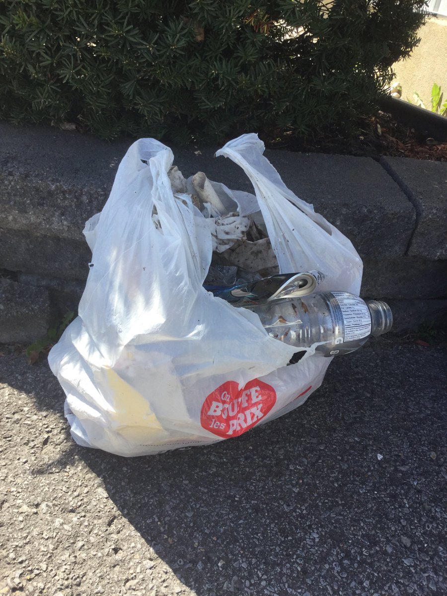 JulietteLecomp1's tweet photo. 2km mètres de marche pour ramasser tout les déchets au en auto.
Respect de l'environnement svp  #CarboCT 😀😀🙂🌎🌳🌴🎋🌿🌱 https://t.co/r3J7VjyNNJ