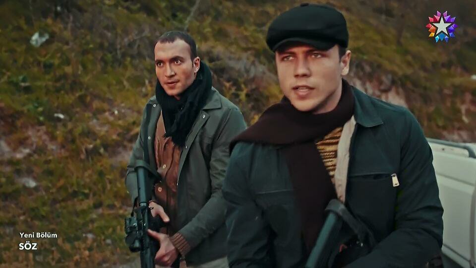 Hangi kıyafeti giyse, bir adam değişir ve bambaşka biri olur mu? Pes... #söz #sözbizim