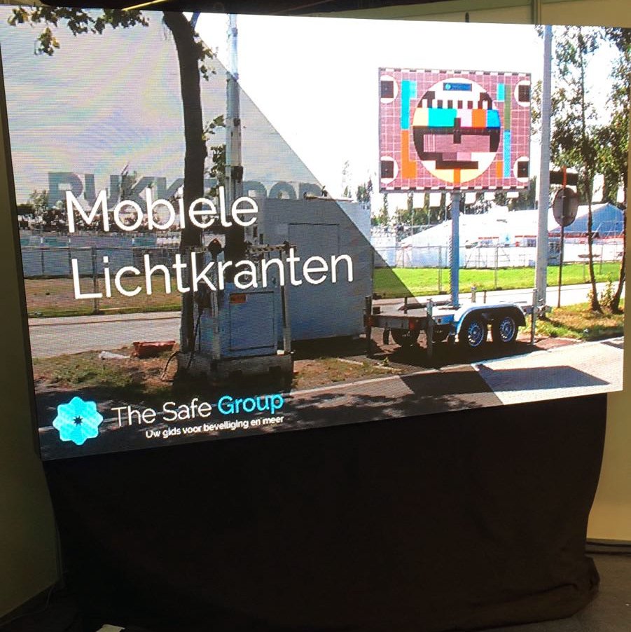 thesafegroup's tweet photo. Bring it on! Wij zijn helemaal klaar voor Infopol! Sneak peek van onze SafeSign :) #safesign #signalisatie #infopol #beveiliging https://t.co/RFWCCPhaRr