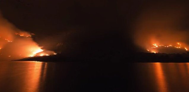 Video: Huge #gorsefire rages across Gougane Barra valley in Co Cork goo.gl/UifOMX