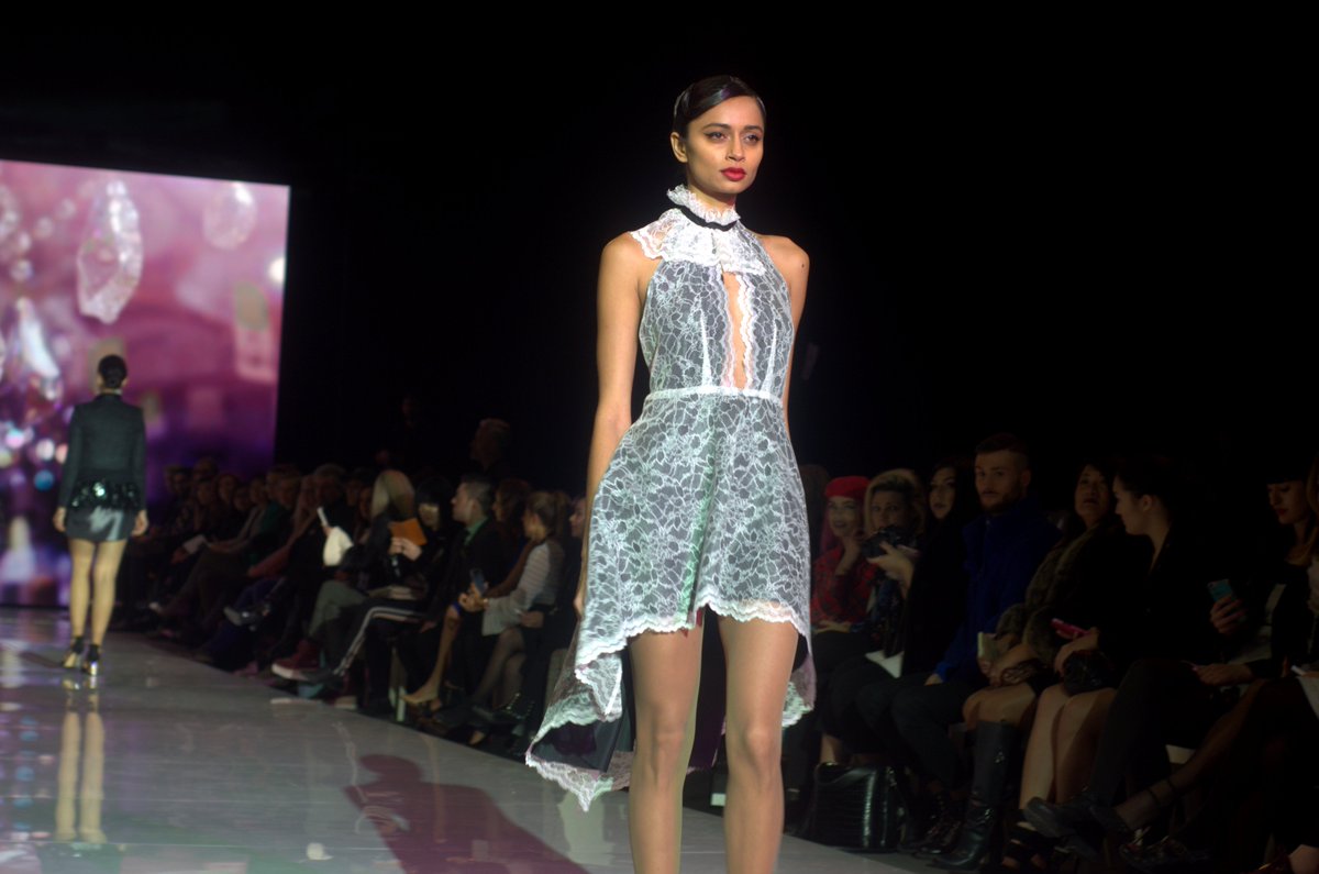 ConvergenceMag7's tweet image. Glitz and glamour of fashion journalism
humberjournalism.com/convergencemag… #fashion #FashionWeek #Toronto #TorontoFashion #reporter #journalism #blog