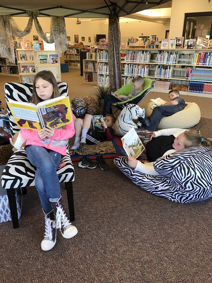 GWCESLib's tweet image. These 2nd graders L❤️VE reading in our comfy Magic Carpet area 📚@mvanwagner3 @GWCarverES