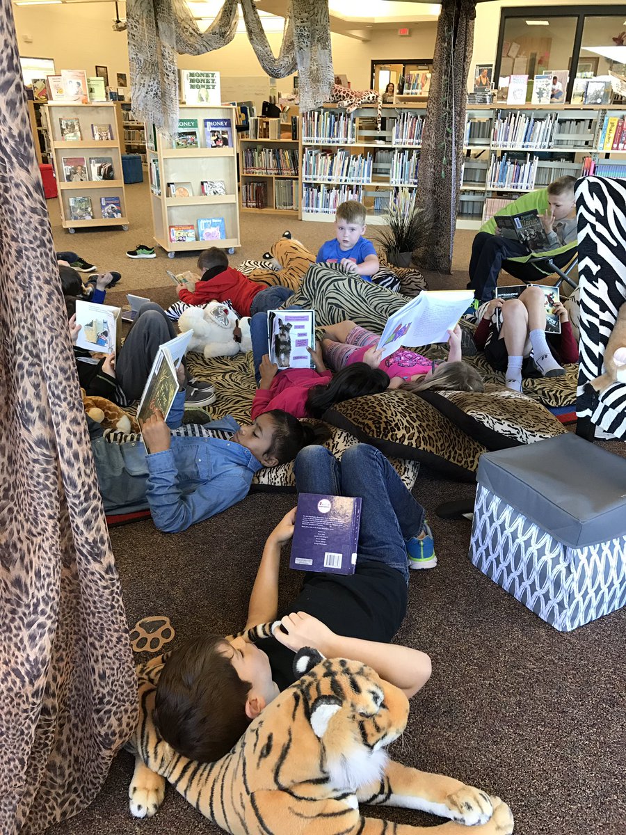 GWCESLib's tweet image. These 2nd graders L❤️VE reading in our comfy Magic Carpet area 📚@mvanwagner3 @GWCarverES