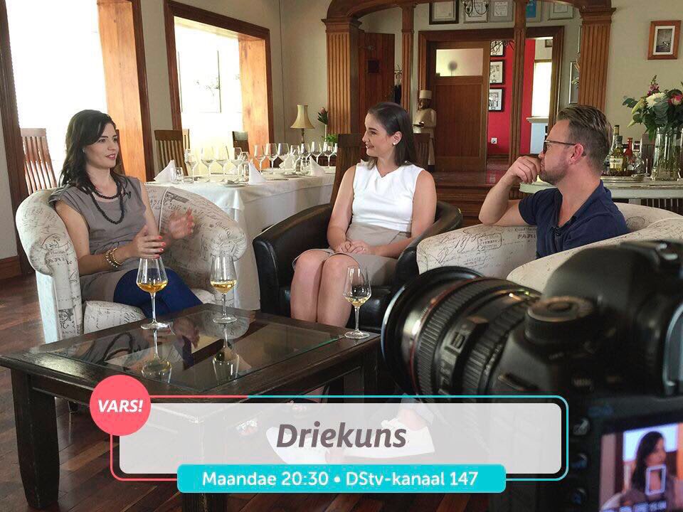 NotHamButMan's tweet image. #driekuns vanaand op @viatv @DoreenMorris Ons Klets lekker
