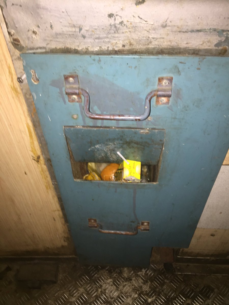 kirtispathak's tweet photo. Two trash bins this size catering to one full coach फिर कैसे होगा स्वच्छ India #ashramexpress @DrmAjmer @DRMJaipur @drmdelhi @sureshpprabhu https://t.co/D71w4gYt0F