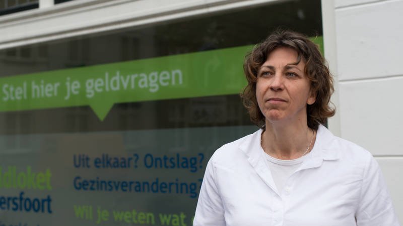 Het Geldloket kan met beetje hulp veel problemen voorkomen nos.nl/artikel/217000…
Mooi! Overheid naast de burger ipv er tegenover #armoede