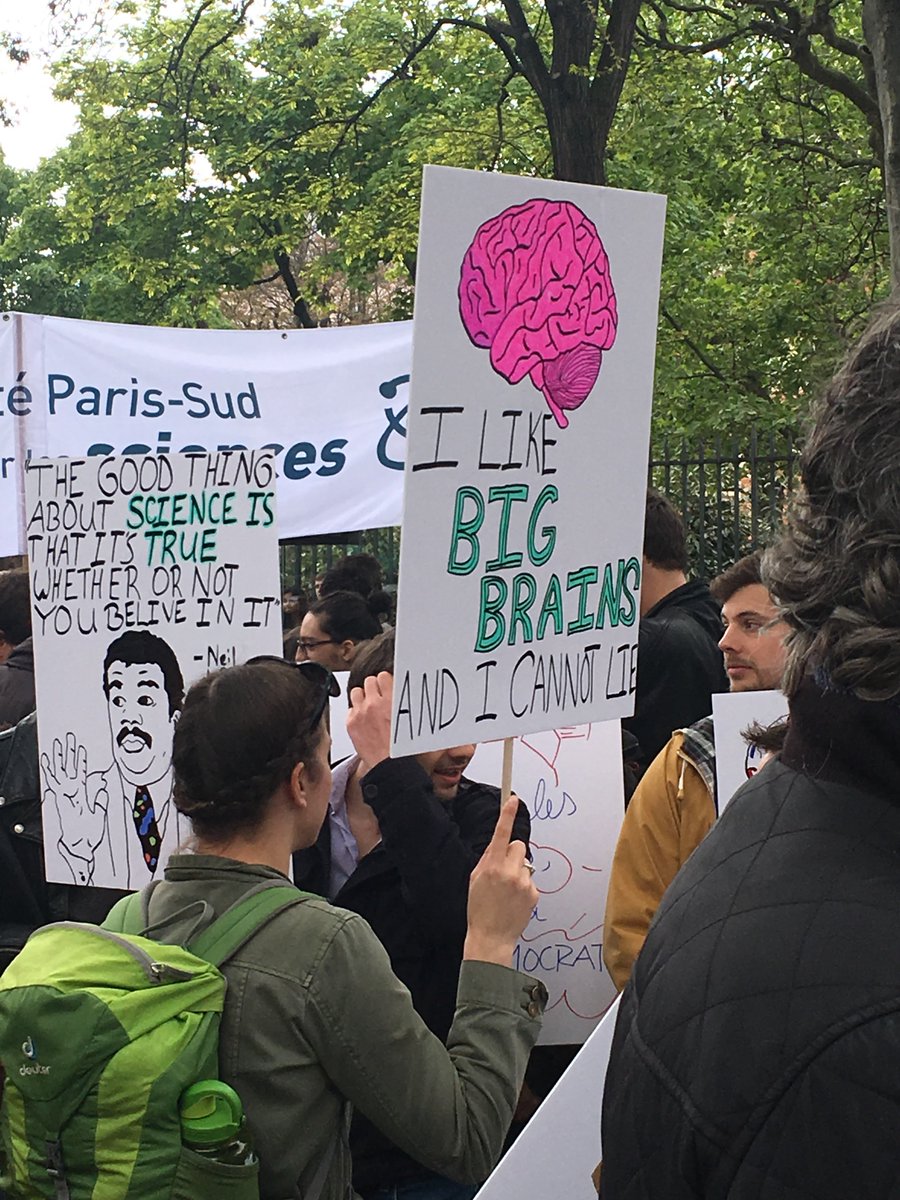 Poster4Progress's tweet image. We saw some great posters at the #ScienceMarchFr. Thanks to the organizers for an event where scientists and cephalopods march united!