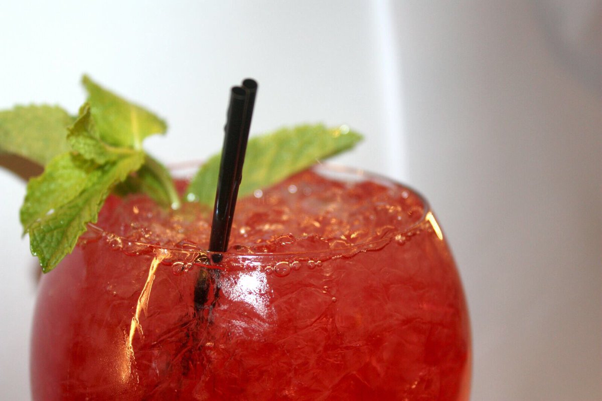 Fancy a Monday treat? #drink #drinkup 🍸🍹🥂