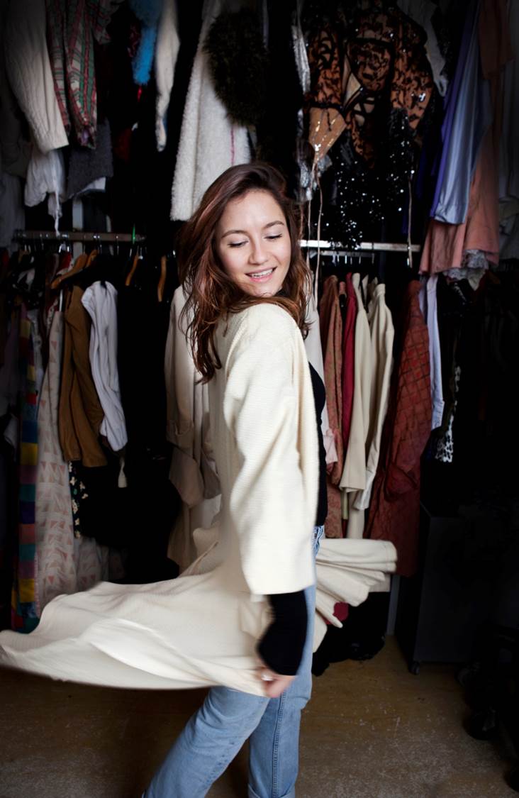 Waarom er alweer een nieuwe Anne Frank komt? Anne van der Burg: “Omdat ik Anne nog moest spelen.” Lees de reportage: ow.ly/MDHu30b7qoF