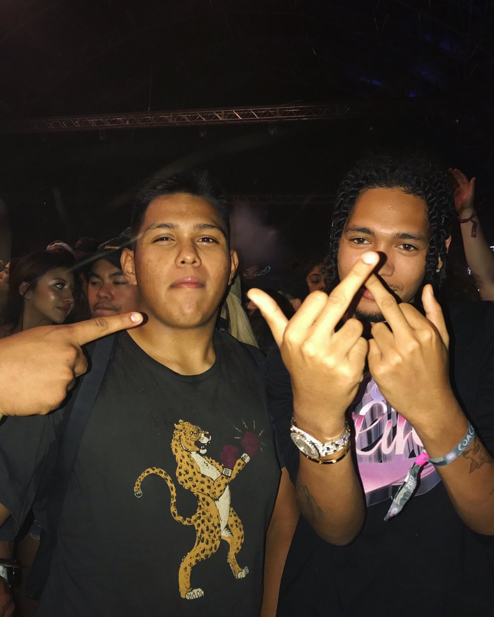 miguelvalle1_'s tweet photo. Yooooo hype af that I got to take a picture with @DiceSoHo https://t.co/0iqVXxzjbI
