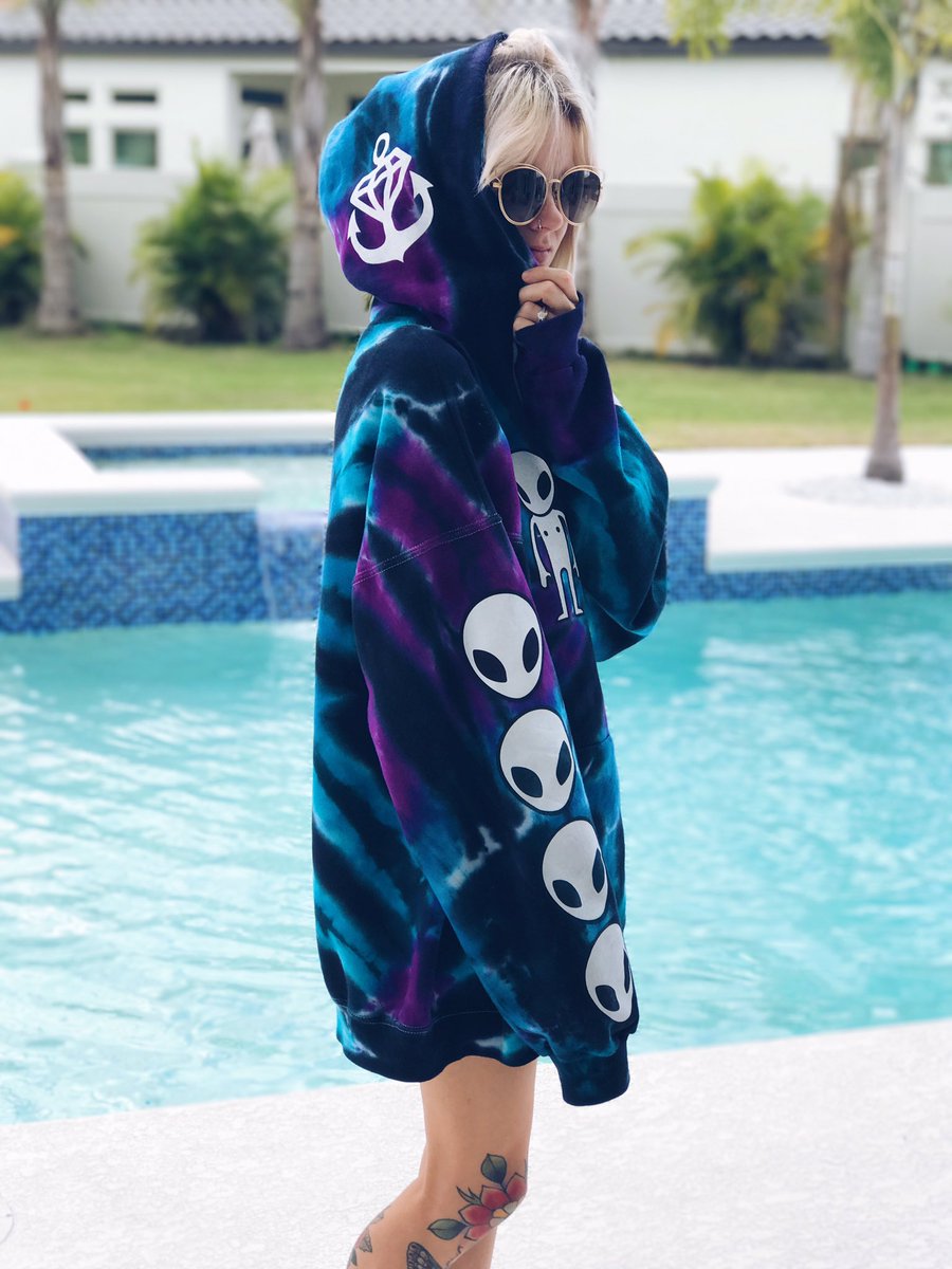 Stay Sick Threads on X LAST CHANCE to grab our Alien Tie Dye hoodie This is a must have item so don t miss out https t b4enimG6T5 https t tA8Iu9Y8Ye X