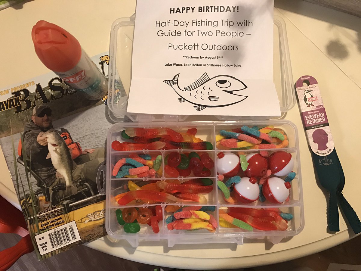 ape_henderson's tweet photo. Seriously. How perfect is this gift from my favorite roomie, @carissaraujo ? https://t.co/NkLIRURw8n