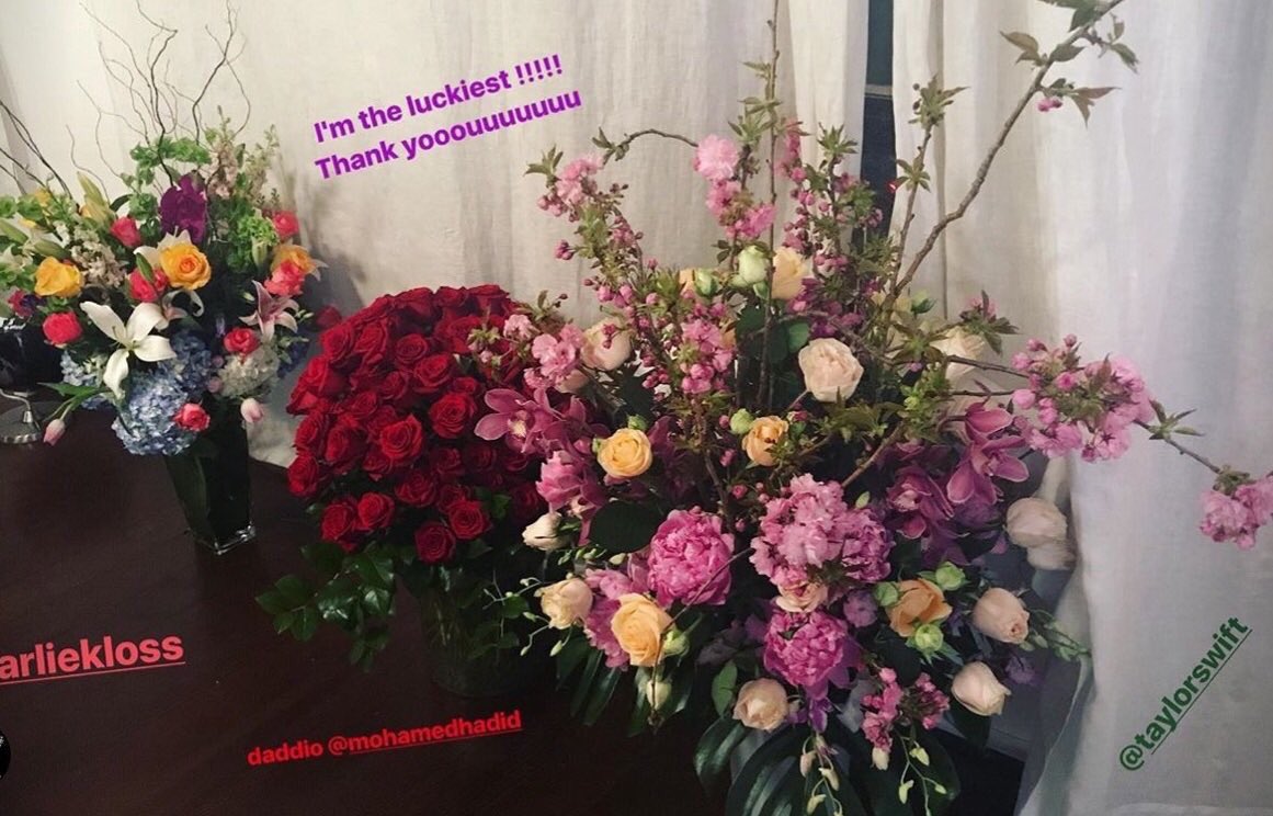 EquipoTSwift's tweet photo. Taylor envió flores a Gigi por su cumpleaños https://t.co/O5sdgwn5z5