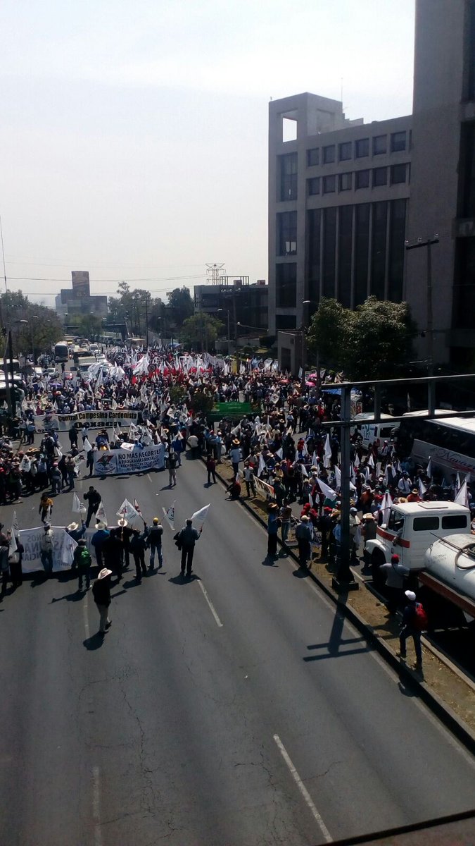 TabascoHOY's tweet image. ⚡#EsTendencia Se registra bloqueo en av. #Constituyentes a las afueras de la @SHCP_mx,  en la #CDMX. Sigue con TabascoHOY.com