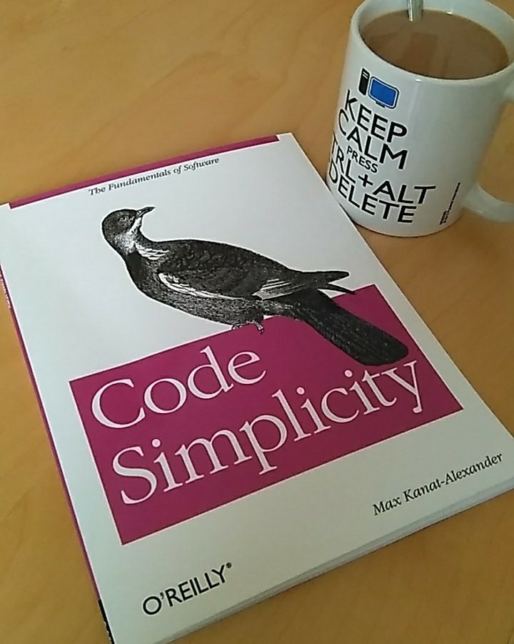 alvaroFE's tweet image. Bendito amazon de mi vida, a ver que tal se comporta #codesimplicity