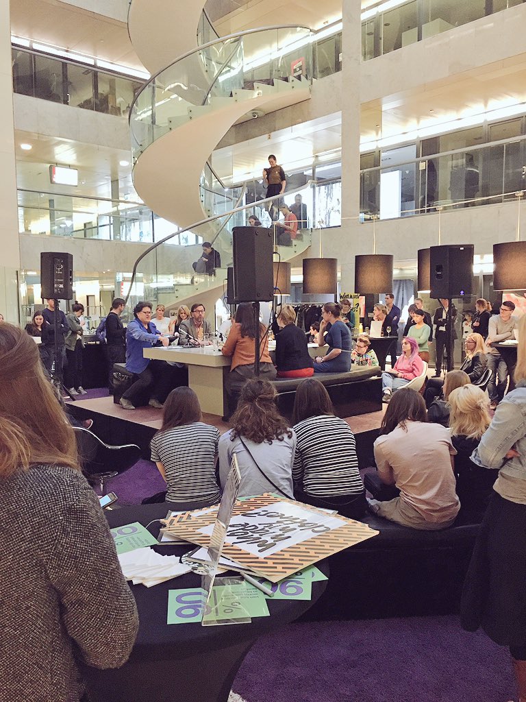 #fashionrevolution Talks @jefwintermans geeft stand van zaken #kledingconvenant In juni komt er een lijst van fabrieken! #whomademyclothes