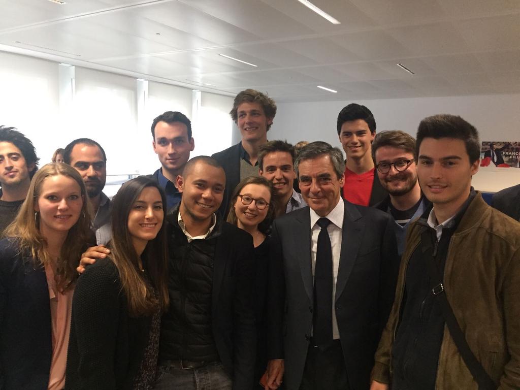 Campagne très motivante aux côtés de @FrancoisFillon et des @JeunesFillon #Merci 🇫🇷