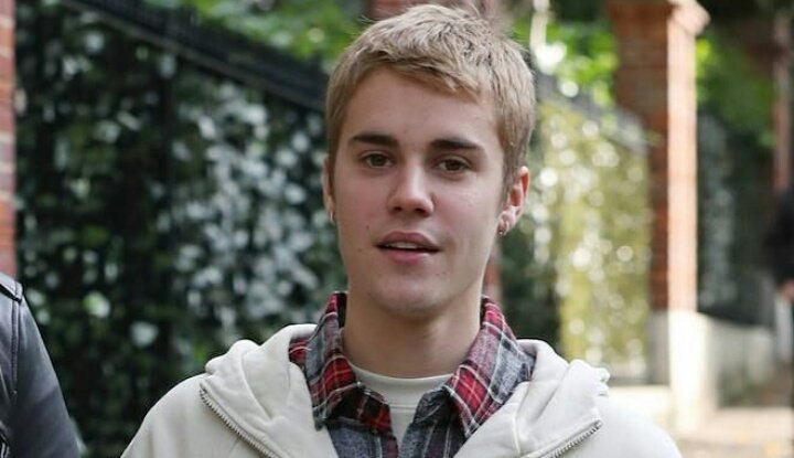 ProjectVoteJus's tweet image. META: CEM comentários!!
Comente mais de VINTE VEZES
BORA VOTAR PELO AMOR DE DEUS!!

RT=VOTO

#VideoLove Justin Bieber