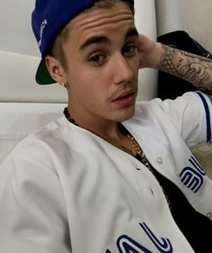 ProjectVoteJus's tweet image. META: CEM comentários!!
Comente mais de VINTE VEZES
BORA VOTAR PELO AMOR DE DEUS!!

RT=VOTO

#VideoLove Justin Bieber