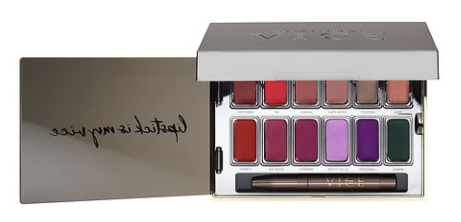 How about a new look for your Monday? Enter to win this Urban Decay lipstick palette! giveaways.promosimple.com/win-an-urban-d…