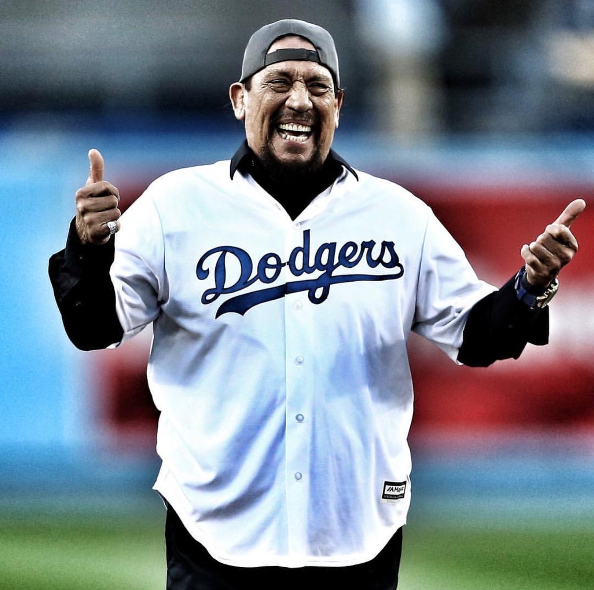 Thank you again Los Angeles @Dodgers for asking your tio Machete to throw out the first pitch ⚾️ https://t.co/0WnJldqoGZ