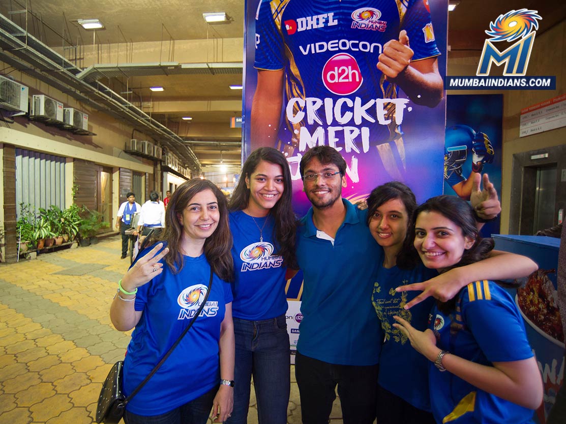 mipaltan's tweet photo. We have the best fans in the world! Thanks for the support, Paltan! 

#CricketMeriJaan #MIvRPS #MI https://t.co/a1O7CD6mNG
