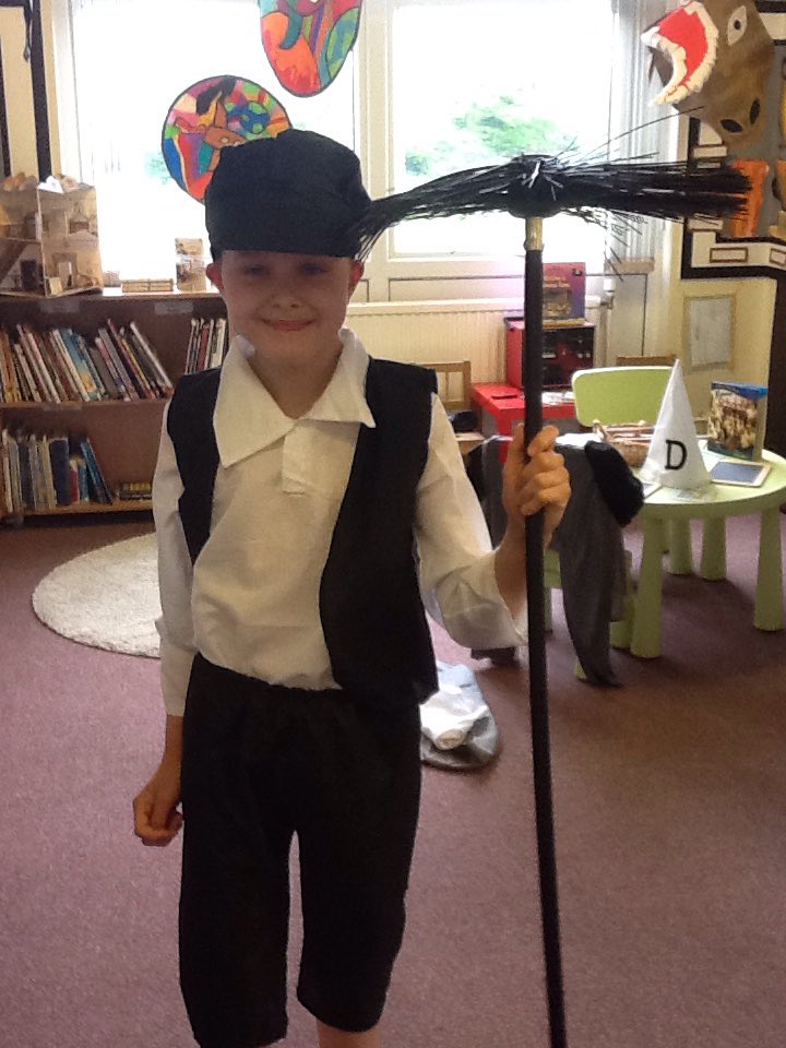 AnstonBrook's tweet photo. Welcome back to the Victorian times Class 5!! Great outfits 😀 #ABPlearning https://t.co/CB7eN8YOuj