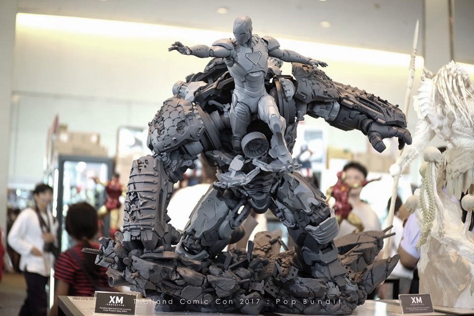 hulkbuster statue xm studios