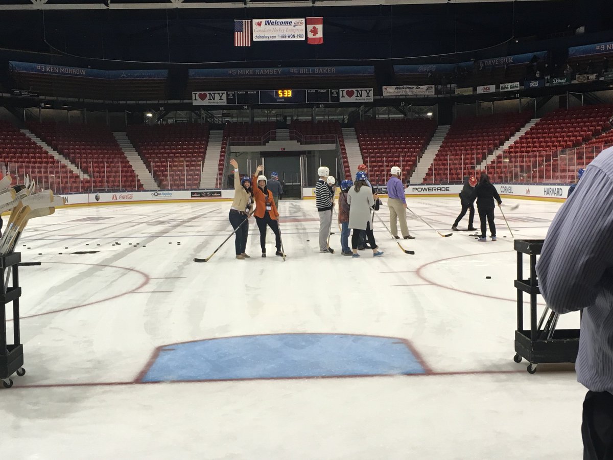 MeetMeinLP's tweet image. A little friendly competition tonight at the Empire State Tourism conference. #ESTC2017