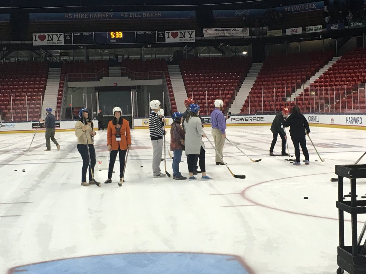 MeetMeinLP's tweet image. A little friendly competition tonight at the Empire State Tourism conference. #ESTC2017