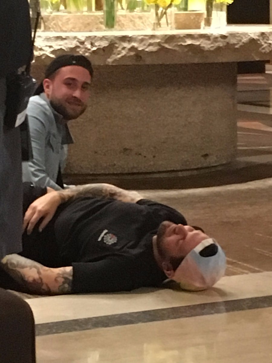 maddecent's tweet photo. me: hi
edm guy at coachella: https://t.co/ztcYvXDnvw