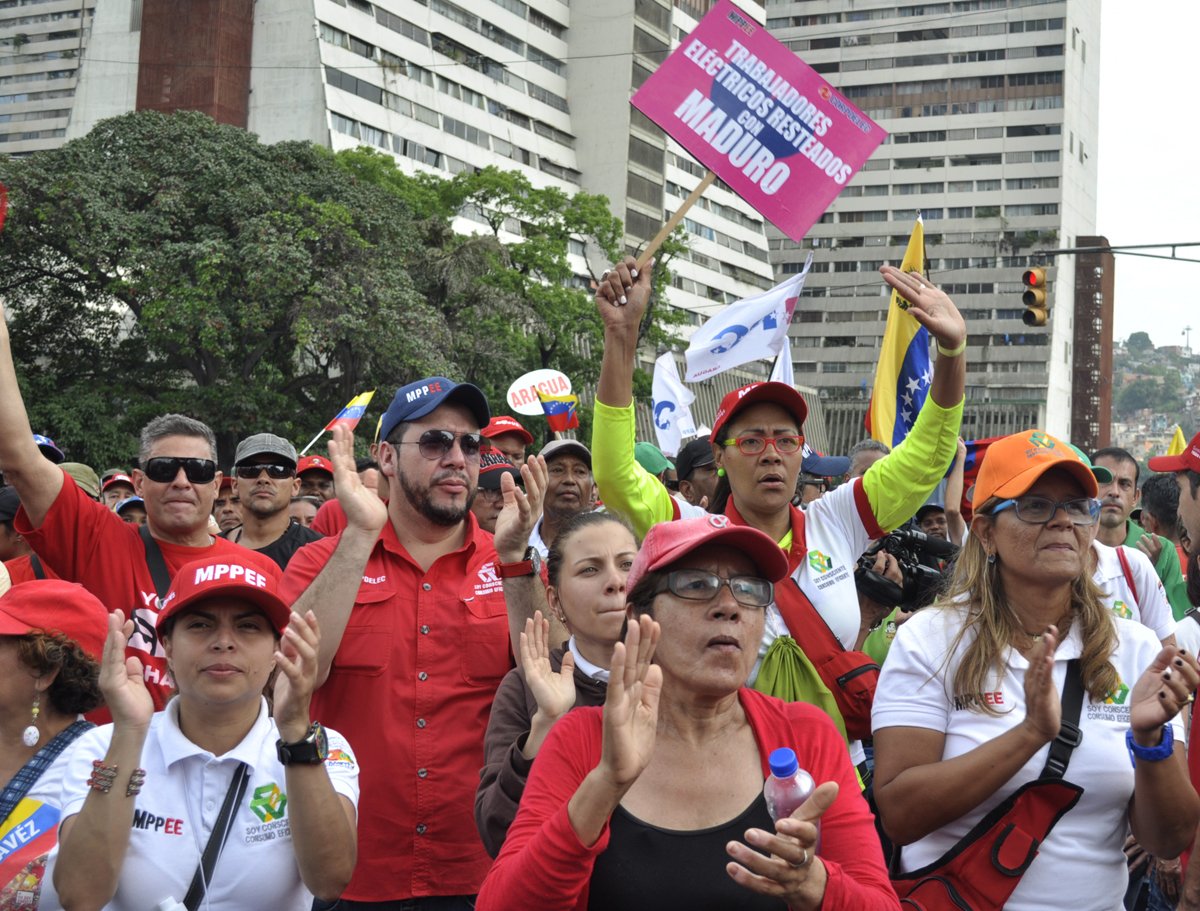 MPPEEDGPPP's tweet photo. #LaPatriaEnMovimiento Participacion Popular del @MPPEE Somos Alegria @CORPOELECinfo https://t.co/PQ5vqowJyl