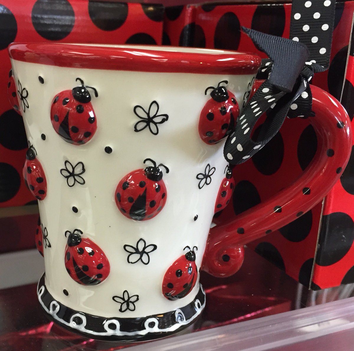 A perfect cup for a perfect cup of tea. 

#tea #food #beautiful #cup #delicious