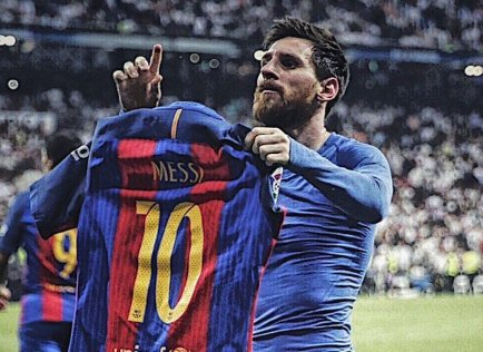 messi lifting shirt