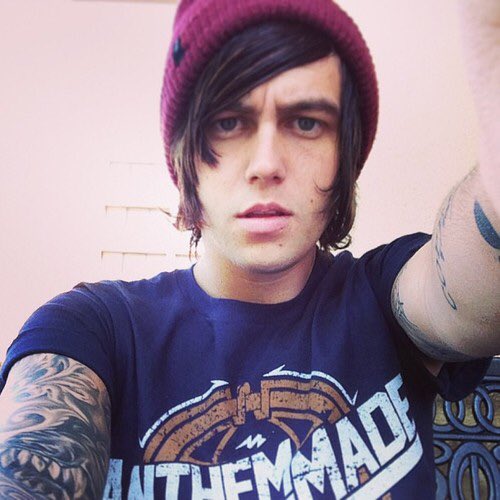 Happy birthday to my sister, Nakta (TOPPDOGG), and Kellin Quinn 