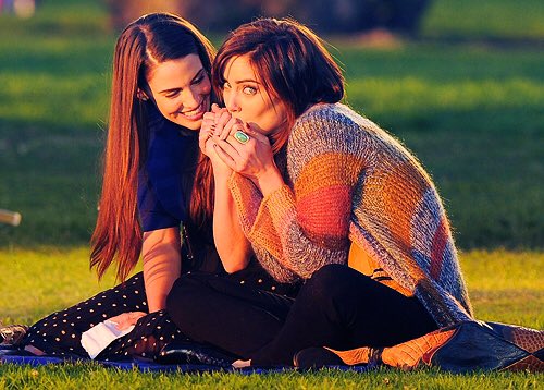 zolabaileyellis's tweet image. 90210 
- lying, deceiving, drug addictions, love triangles, mental illness, girl fights 
- Naomi Clark
- five seasons of pure entertainment