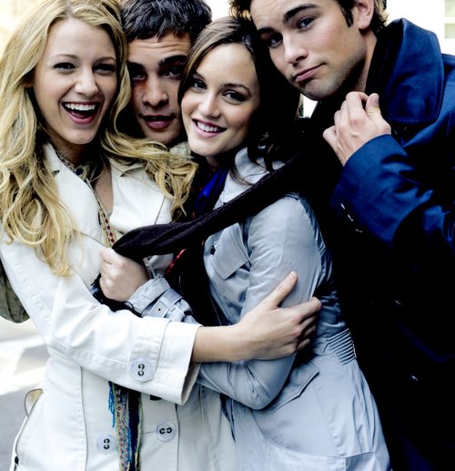 zolabaileyellis's tweet image. Gossip Girl
- CHUCK BASS 
- Blair and Serena&apos;s friendship
- the fashion!!!
- who is gossip girl? xoxo