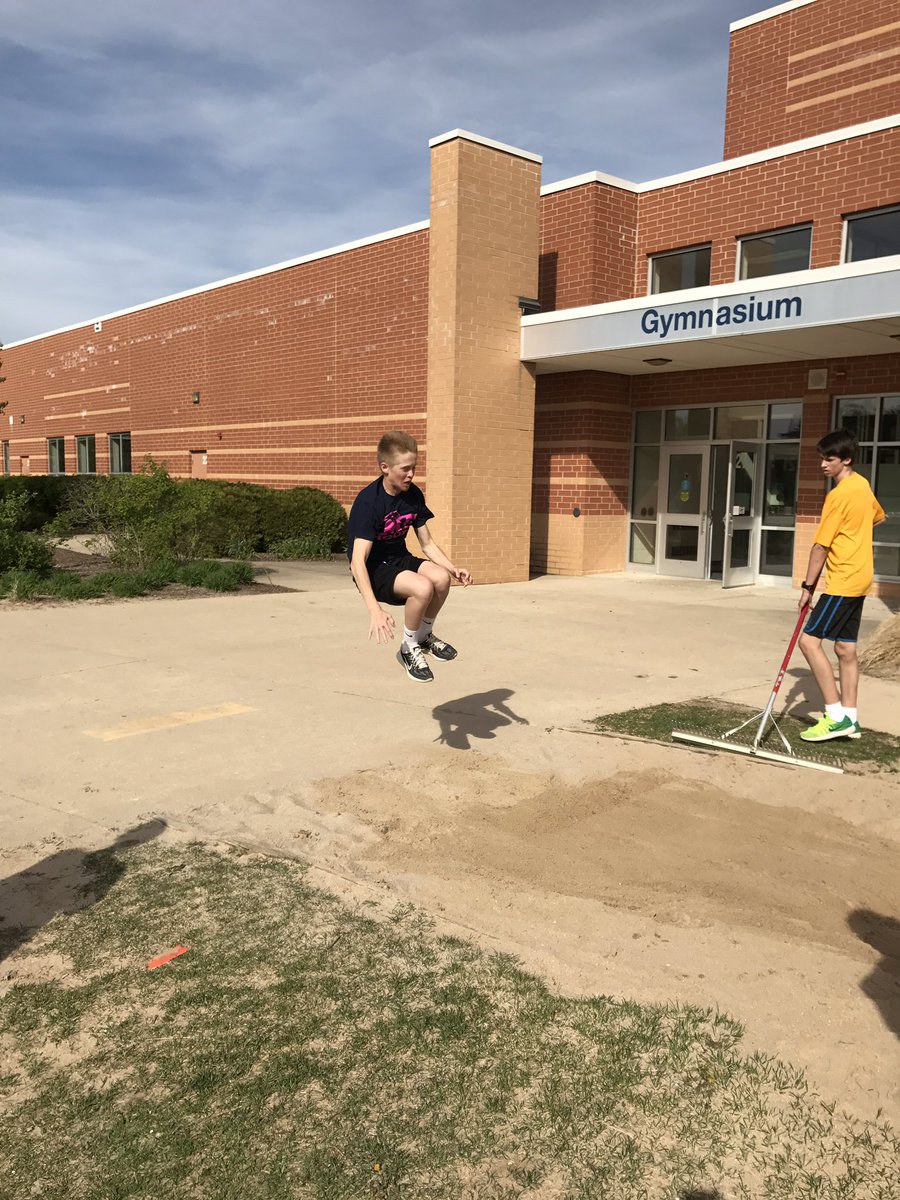 Working on some long jumps on this perfect Monday 🐻
