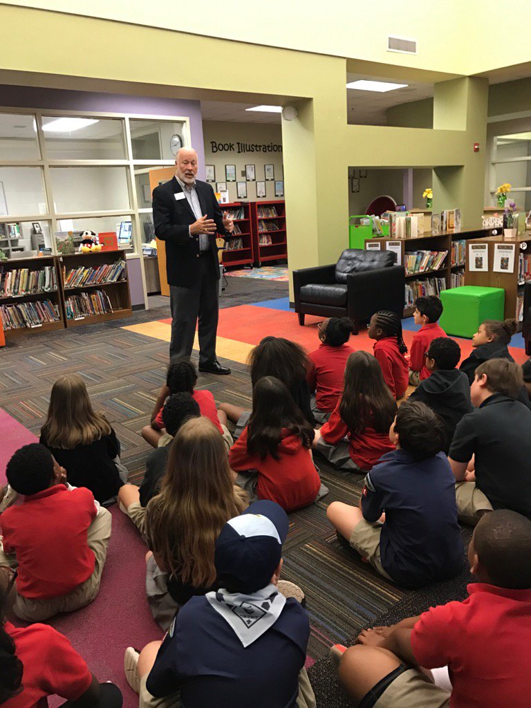 GAClmarkert's tweet photo. Mayor Johnson visits 3rd grade and brings our government unit to life. Thank you, Mayor Johnson! #GACelem https://t.co/cyAxfNbcb3