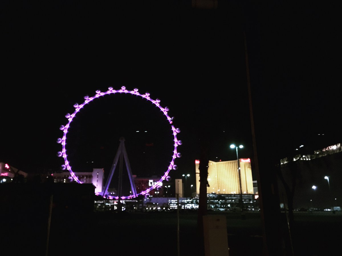 GalaxyLady66's tweet image. Ferris wheel represent time. You should chase time and pay effort anytime because time never stopped.