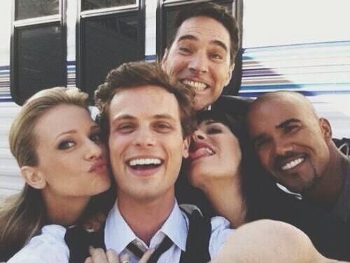 zolabaileyellis's tweet image. Criminal Minds
- shows life as an FBI agent
- Morgan and Garcia&apos;s flirting
- Dr. Spencer Reid
- the cast is like a family, on and off-screen