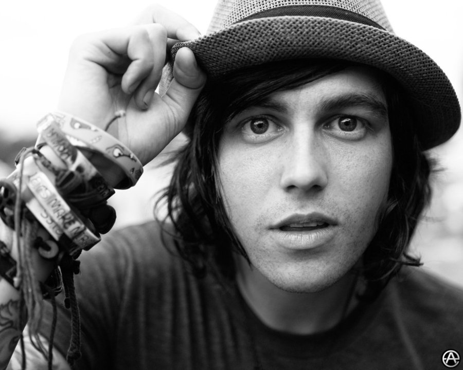  Happy birthday kellin quinn I send you a strong hug, greetings from chile 