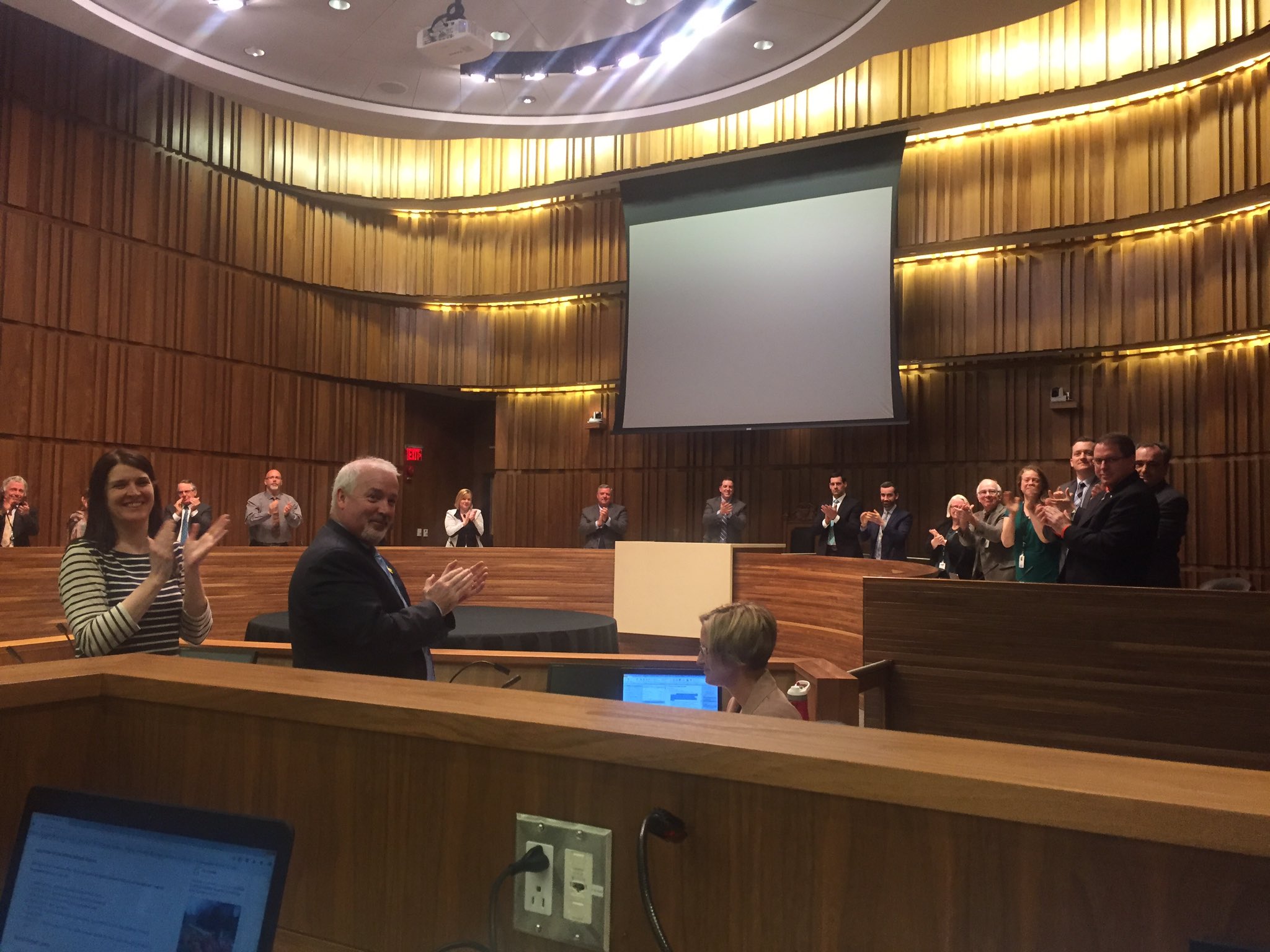 That's Guelph's city council giving a standing O to a journalist, the @MercuryTribune's Doug Hallett https://t.co/QG0Mpy2dGe