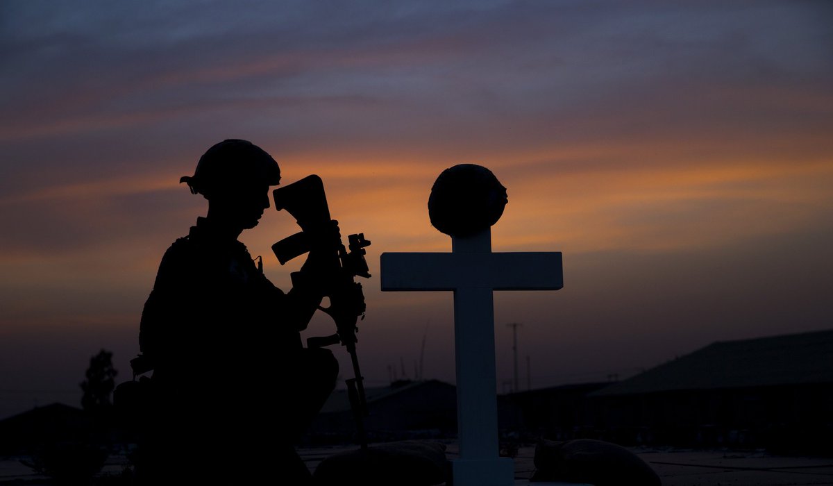 AustralianArmy's tweet image. We will remember them. #LestWeForget #AnzacDay2017