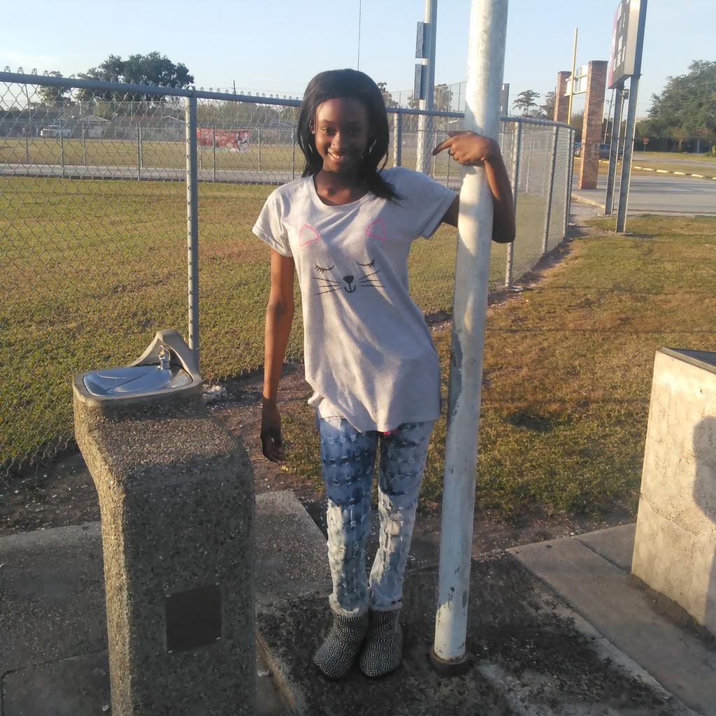 Happy Birthday to my beautiful sister Lizzie Ann Williams I love you very much like always enjoy your day!!!    